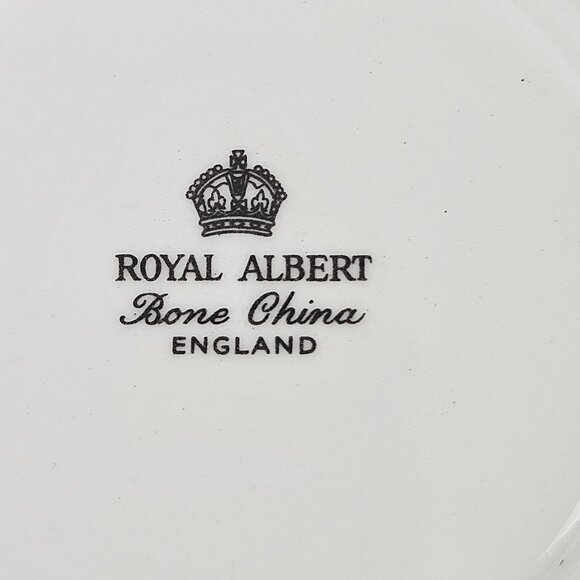 Royal Albert Bone China England Rose Design Tea Cup Saucer Set Gold Trim - Picture 8 of 11